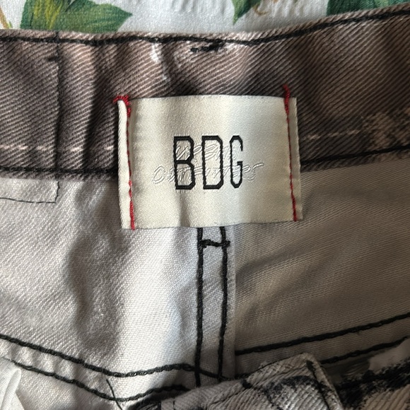 UO ~ BDG Cowboy Jeans in Black Multi - Picture 9 of 10